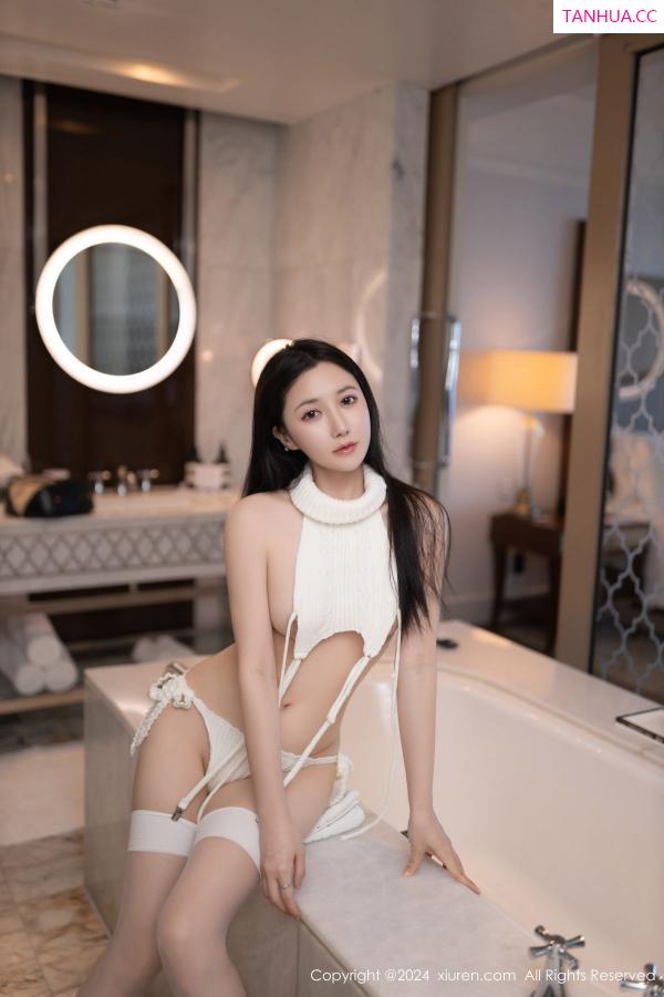 鱼子酱fish  [XiuRen]高清写真图 2024.08.16 No.9030 鱼子酱Fish 丝袜美腿第29张图片